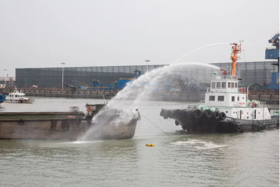 苏中国际码头水上突发事件综合演习成功举行